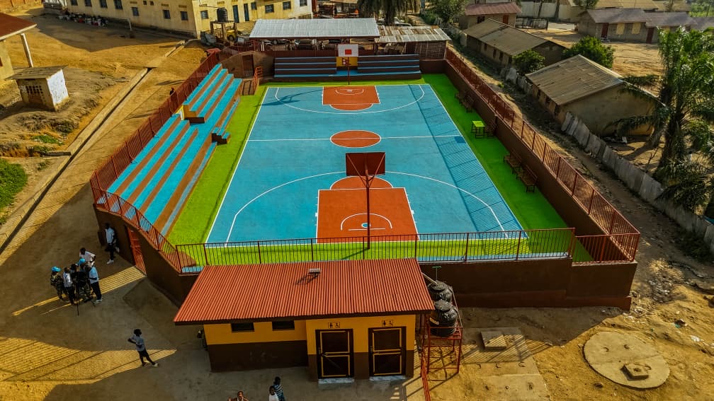 Ituri : la ville de Bunia dispose désormais d’un terrain de basketball emblématique, ouvrant une nouvelle page de son histoire sportive